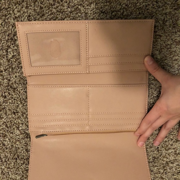 Target wallet - Picture 2 of 2